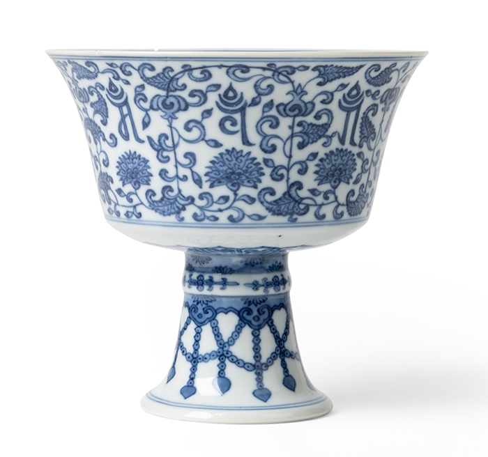 LOT 189 | BLUE AND WHITE 'LANCA' STEM CUP QING DYNASTY, DAOGUANG SIX-CHARACTER SEAL MARK IN UNDERGLAZE BLUE AND OF THE PERIOD | 清道光 青花「大清道光年製」六字篆書款 青花纏枝蓮梵文高足盃 | £4,000 - £6,000 + fees
