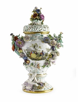 Lot 179 - A 19th century Meissen vase and cover