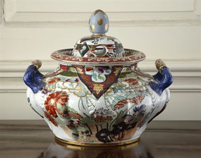 Lot 119 - A large 19th century ironstone pot pourri vase and cover