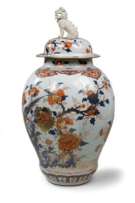 Lot 382 - A large Chinese Imari porcelain jar and cover,...