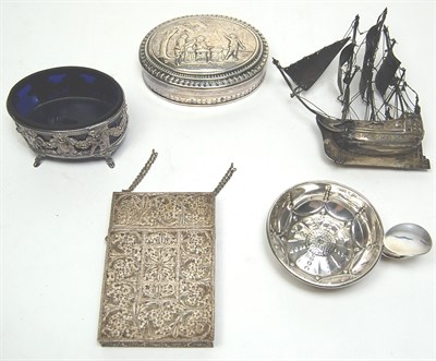 Lot 230 - A group of Continental items