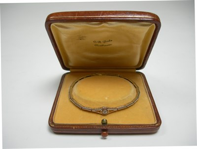 Lot 102 - An early 20th century diamond set bracelet