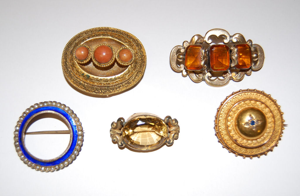 Lot 89 - A collection of mainly Victorian jewellery