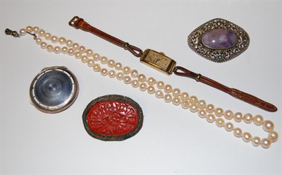 Lot 147 - A collection of costume jewellery