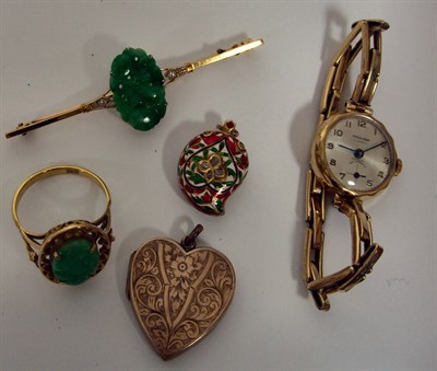 Lot 54 - A quantity of gold and other jewellery to include