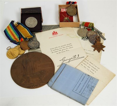 Lot 124 - A group of WW1 medals
