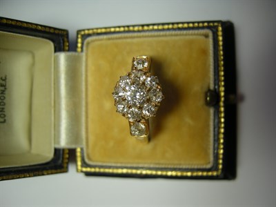 Lot 79 - An early 20th century gold and diamond cluster ring