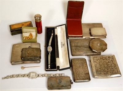 Lot 192 - A collection of silver boxes and compacts