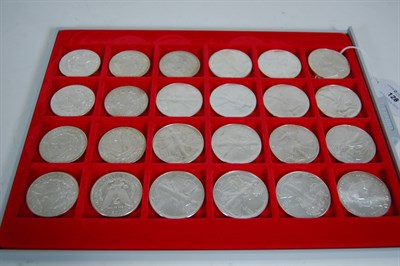 Lot 128 - A collection of USA silver dollars