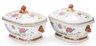 Lot 46 - PAIR OF CHINESE EXPORT FAMILLE ROSE TUREENS AND COVERS