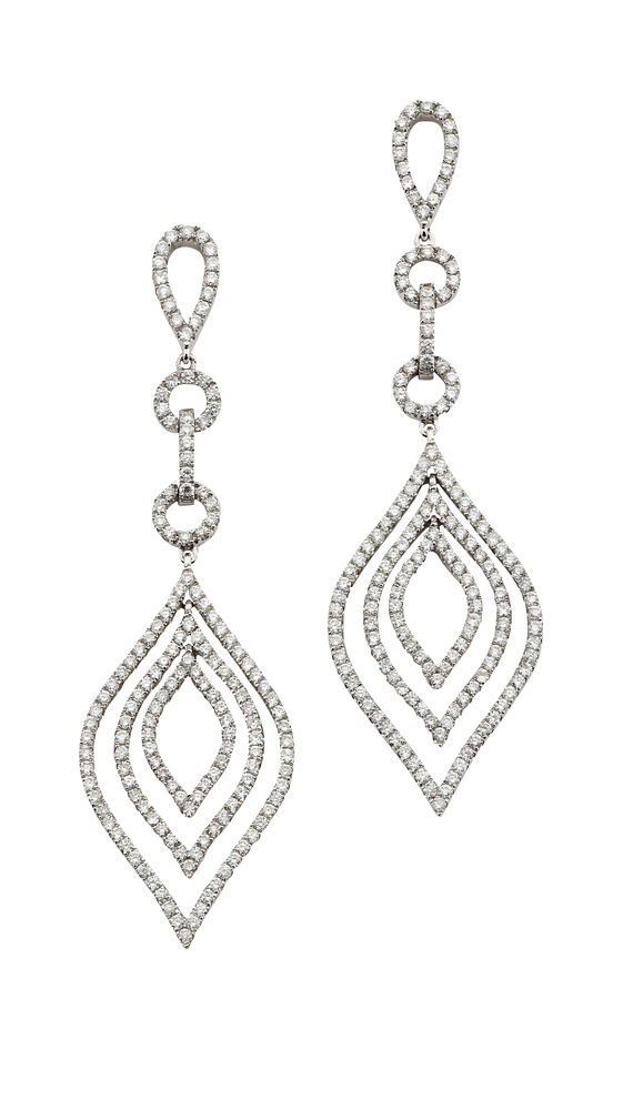 Lot 70 - A pair of diamond pendant earrings