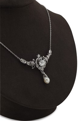 Lot 53 - An early 20th century diamond and pearl set necklace