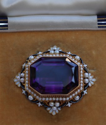 Lot 50 - A fine early 20th century amethyst and pearl set brooch