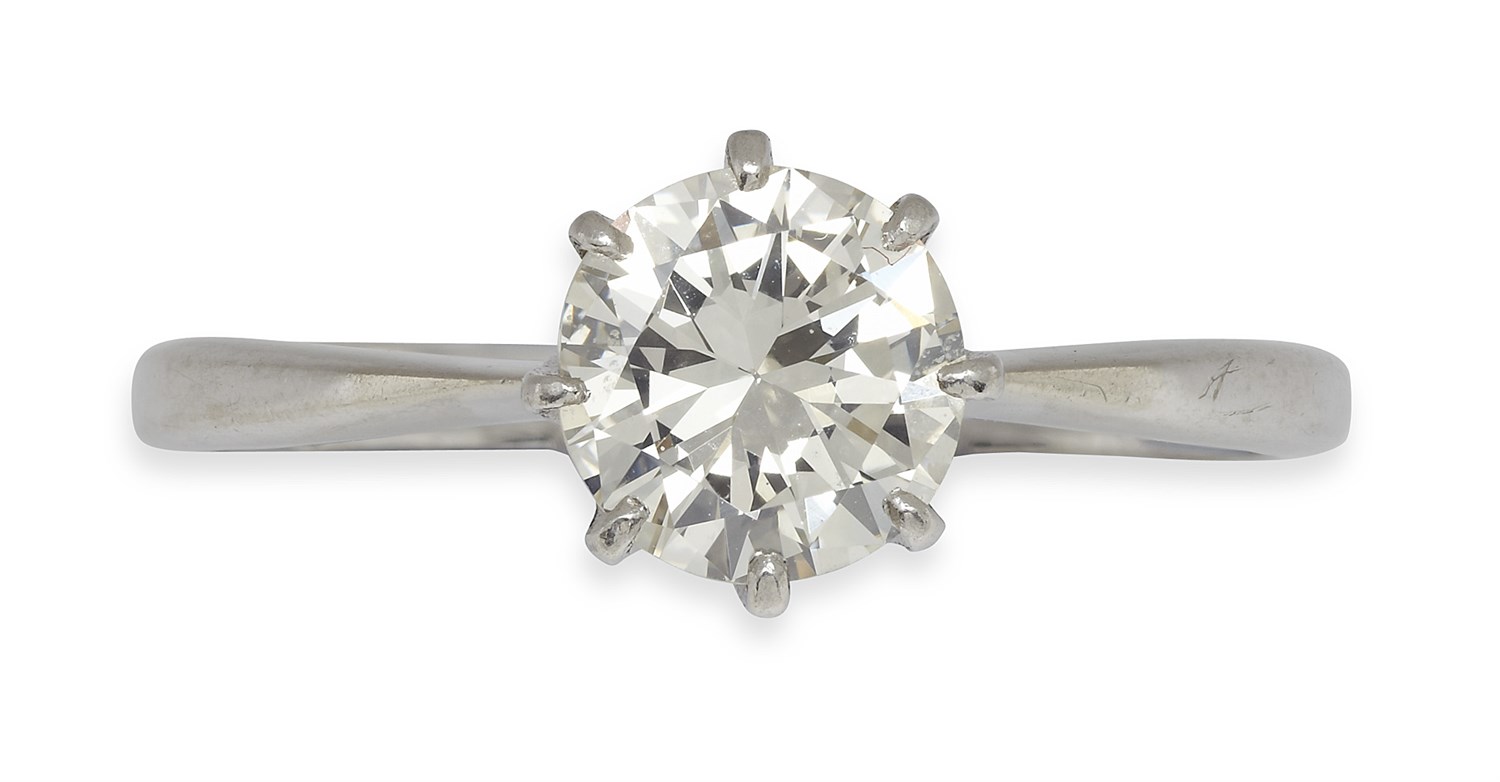 Lot 160 - A diamond single-stone ring