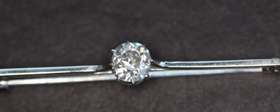Lot 168 - An early 20th century diamond set bar brooch