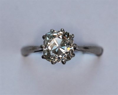Lot 161 - A diamond single-stone ring