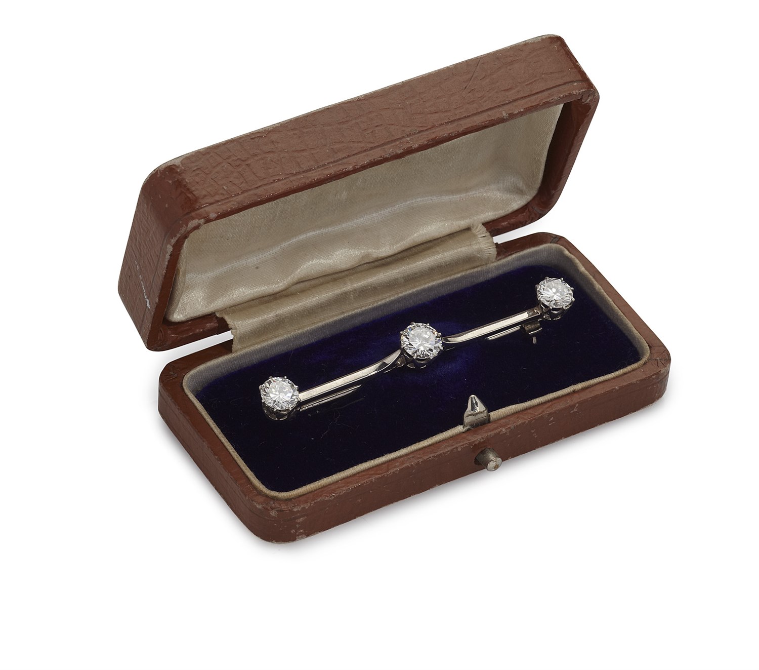 Lot 151 - An early 20th century diamond set bar brooch