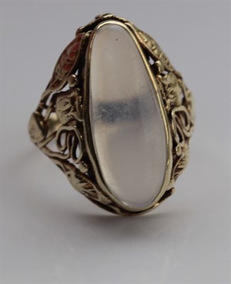 Lot 43 - An Arts & Crafts style moonstone set ring