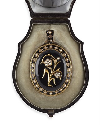 Lot 4 - A Victorian memorial brooch/pendant
