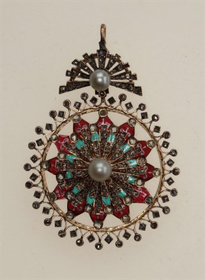 Lot 278 - An Indian enamel and diamond set pendant