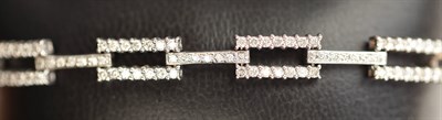 Lot 181 - An 18ct white gold diamond set bracelet