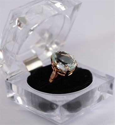 Lot 261 - An aquamarine pendant