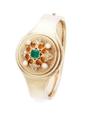 Lot 276 - A Victorian emerald, diamond and pearl set bangle
