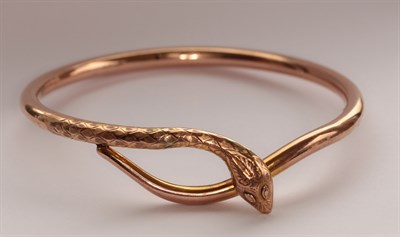 Lot 428 - A late Victorian gold bangle