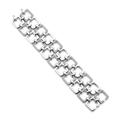 Lot 302 - WEMPE - A diamond set bracelet