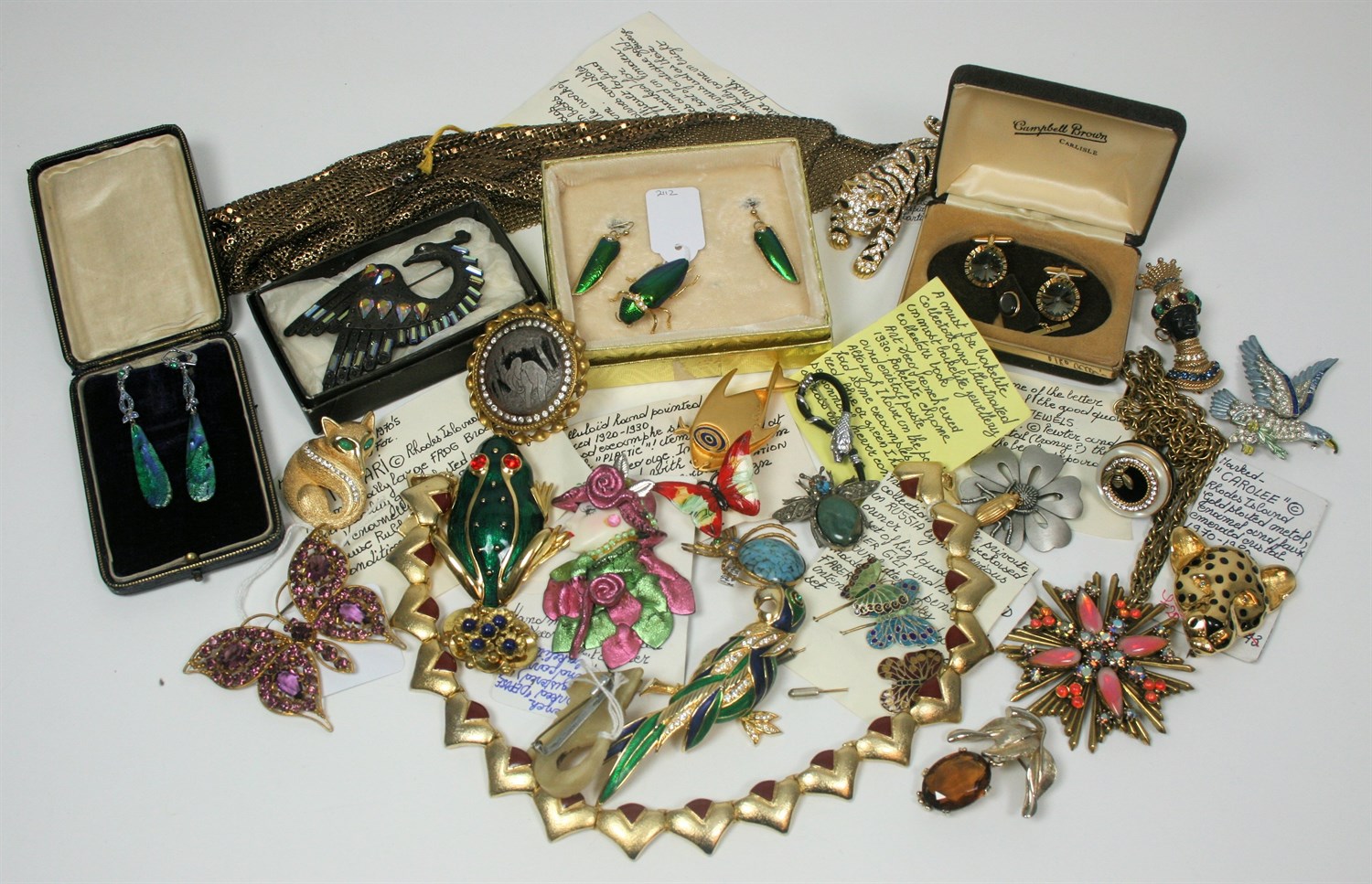 Lot 53 - A collection of costume jewellery