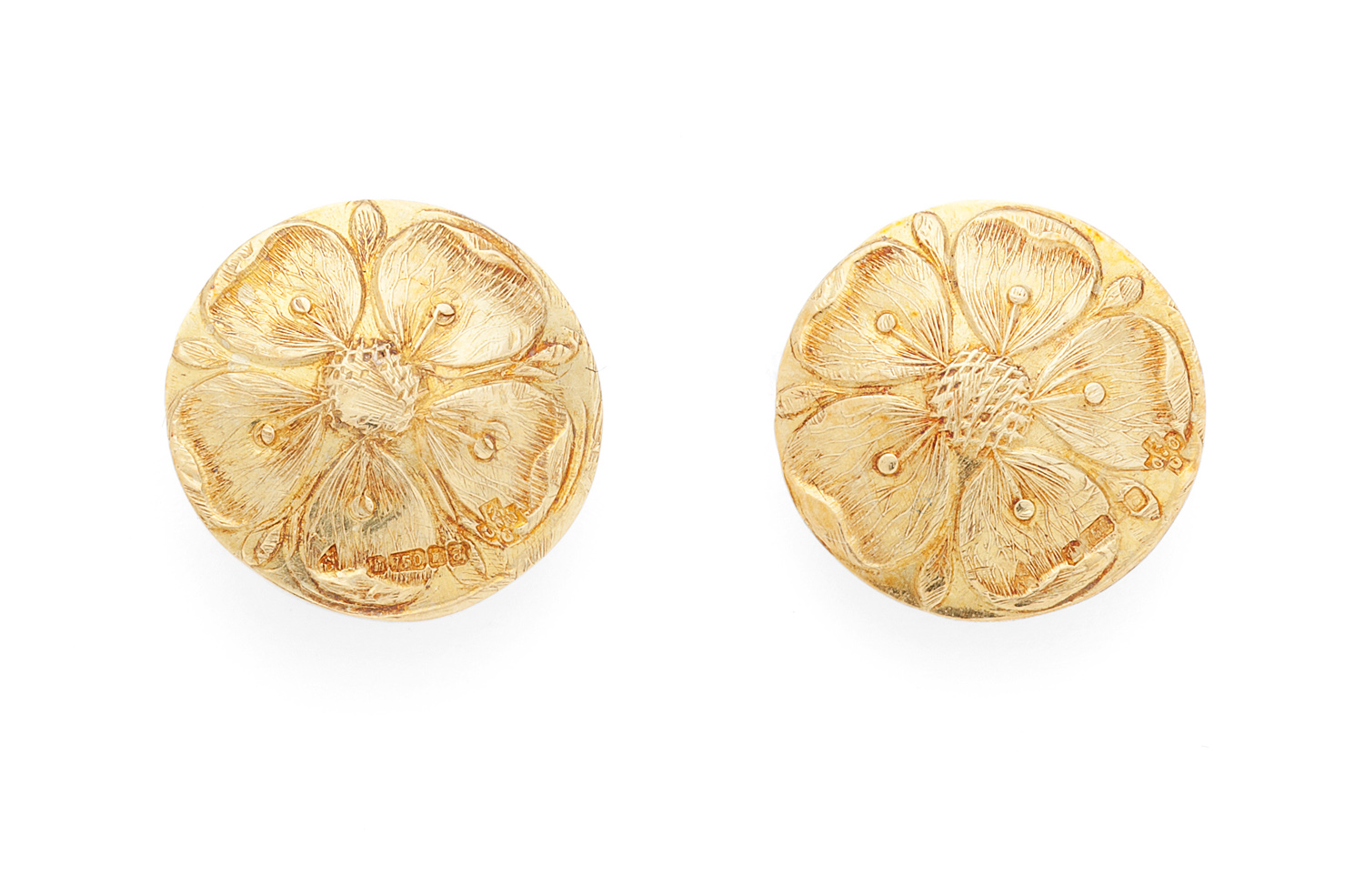 Lot 15 - MALCOLM APPLEBY - A pair of 18ct gold earrings