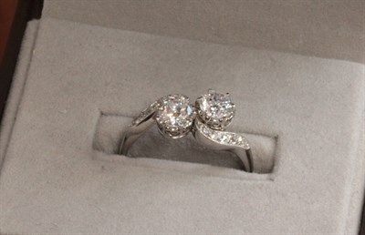 Lot 216 - An early 20th century diamond set ring