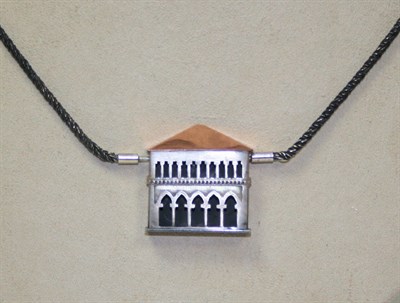 Lot 14 - VICKI AMBERY-SMITH - An architectural necklace
