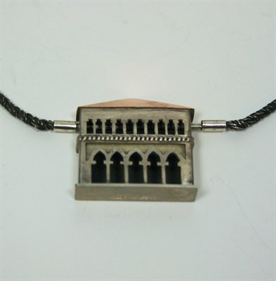 Lot 14 - VICKI AMBERY-SMITH - An architectural necklace