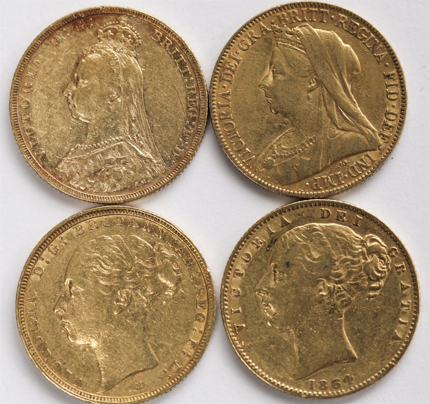 Lot 164 - GB: A group of five sovereigns