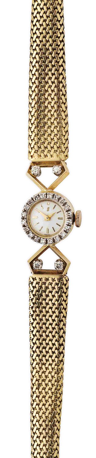 Lot 123 - A ladies cocktail watch