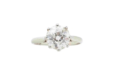 Lot 23 - A diamond solitaire ring