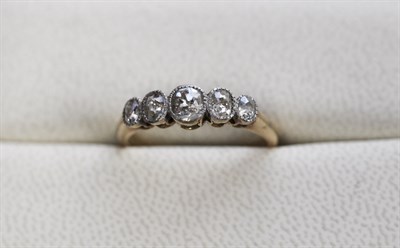 Lot 22 - A five stone diamond ring