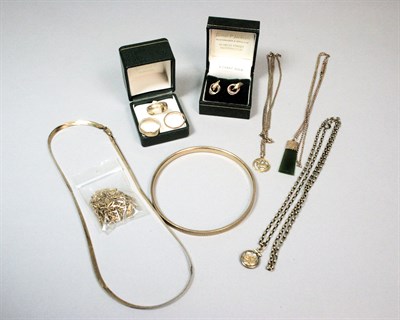 Lot 152 - A collection of assorted jewellery