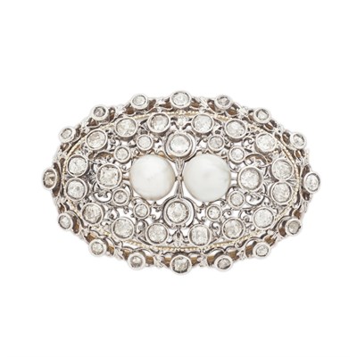 Lot 40 - A Belle Epoque freshwater pearl and diamond set brooch