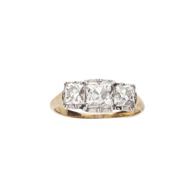 Lot 138 - An early 20th century diamond set three-stone ring