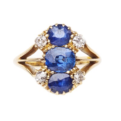 Lot 160 - An Edwardian sapphire and diamond set ring