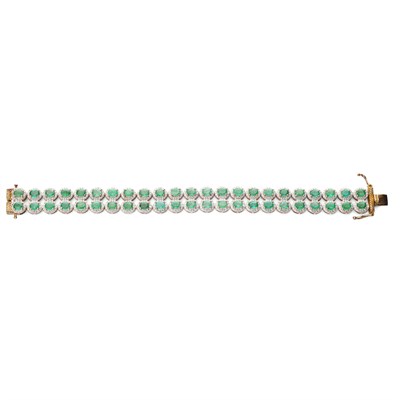 Lot 74 - An emerald bracelet