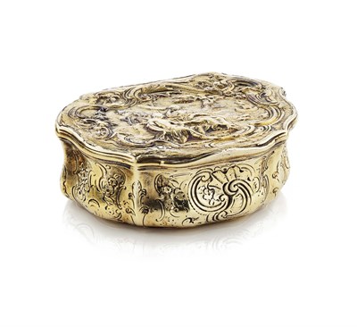 Lot 17 - An 18th century Continental silver gilt snuff box