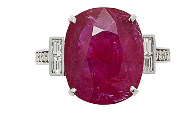 Lot 126 - An 18ct gold, ruby and diamond set ring