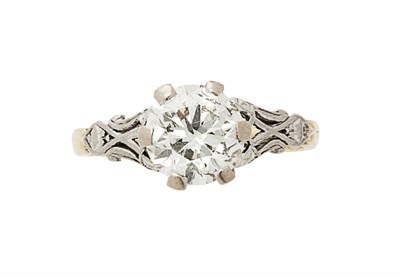 Lot 71 - A single stone diamond ring