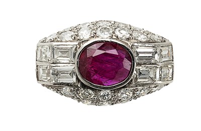 Lot 119 - A 1930s French ruby and diamond set ring
