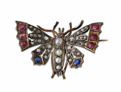 Lot 14 - A multi-gem set butterfly brooch