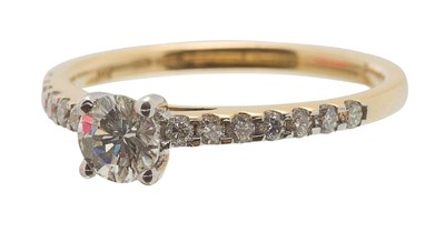 Lot 266 - A diamond solitaire ring