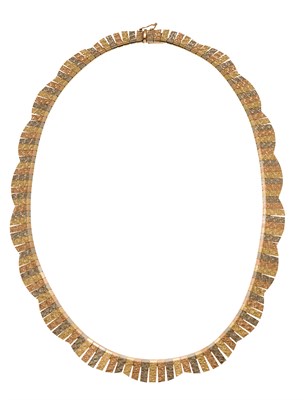 Lot 133 - A 1970s tri-coloured fringe link necklace
